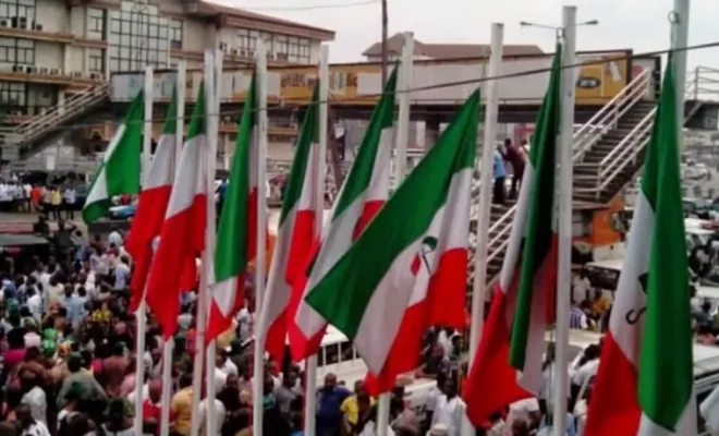 2000 apc members supporters decamp to pdp laud ikpeazus developmental strides in abia