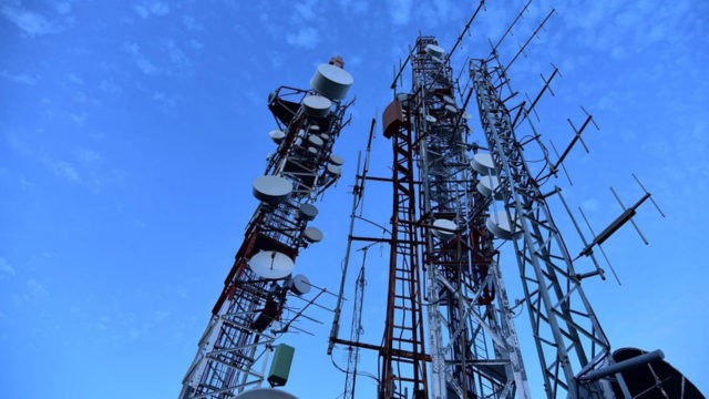 telecom masts 640x360