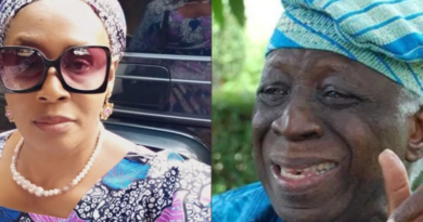 Kemi Olunloyo and father