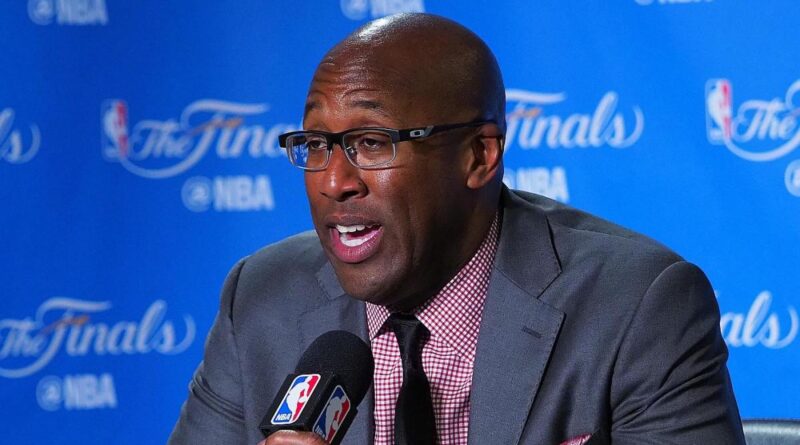 Coach Mike Brown