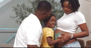 Adekunle Gold Announces Birth of Twins